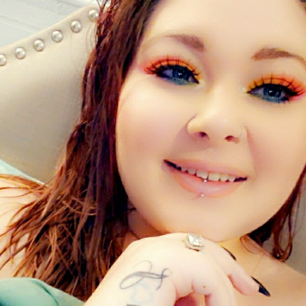 Meet your Posher, Danielle